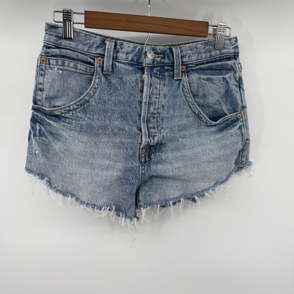 We The Free‎ Denim Shorts Womens 27 Light Wash Good Distressed Raw Hem Cutoff